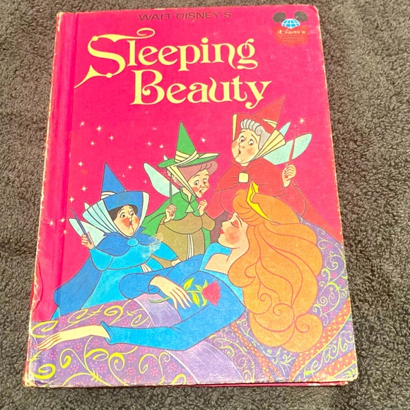 Vintage Walt disney Sleeping beauty book - Picture 1 of 4